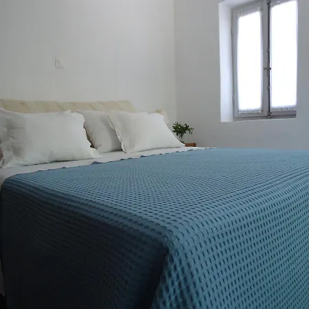 Aνεξάρτητη παραδοσιακή πέτρινη Apartmán Corinth