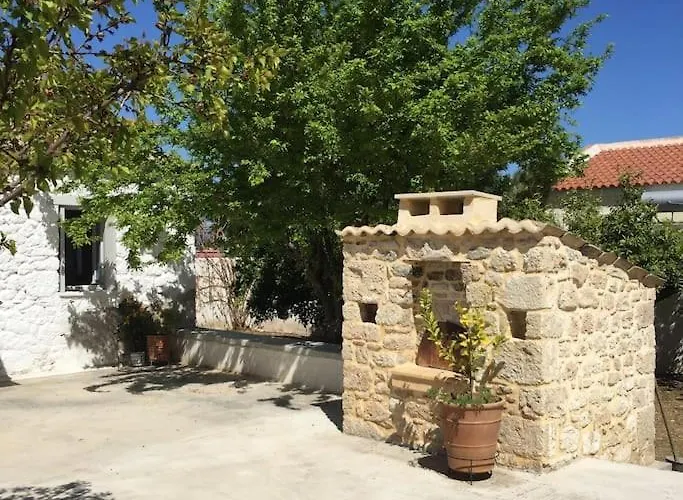 Aνεξάρτητη παραδοσιακή πέτρινη * Korinth